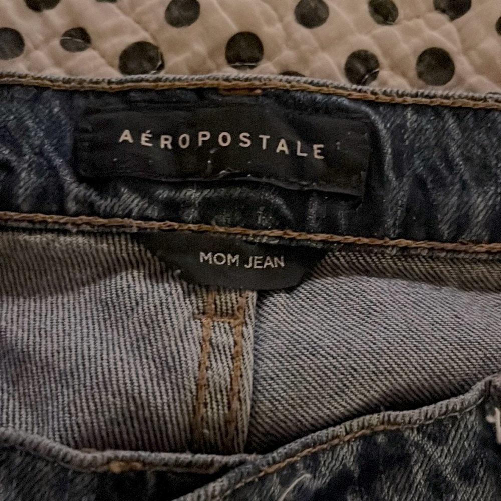 Aeropostale ripped Mom Jeans - Picture 5 of 5